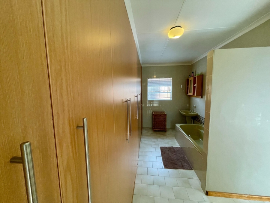 3 Bedroom Property for Sale in Flimieda North West